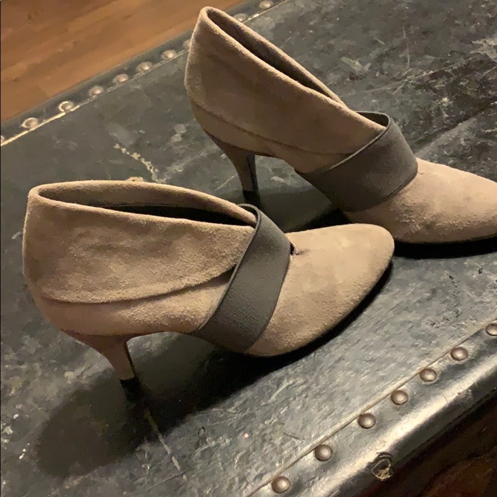 Vince Camuto grey heels